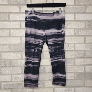 Under Armour All Season Heat Gear Cropped Leggings Size Medium